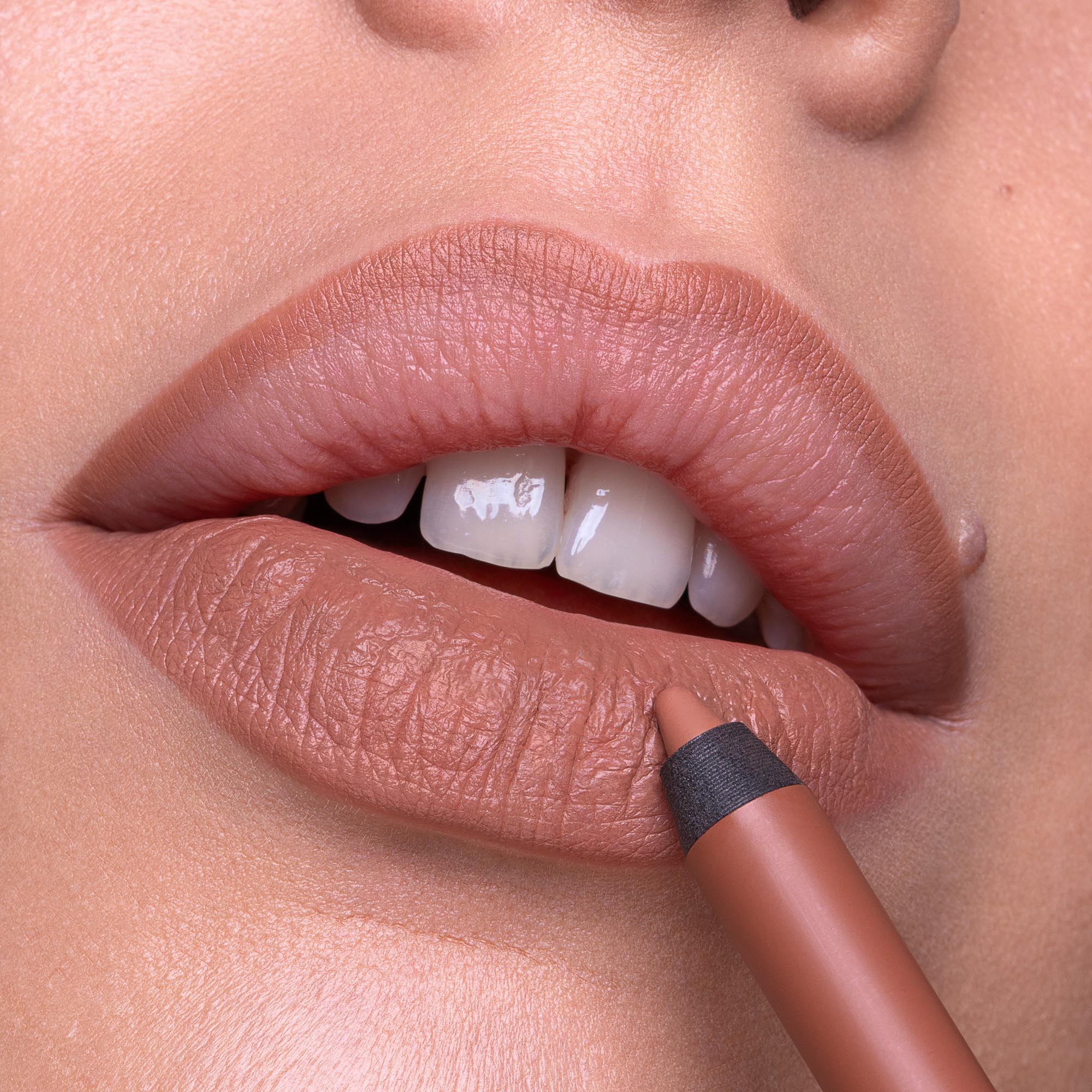 Close-Up Lip Shaper - Image 14
