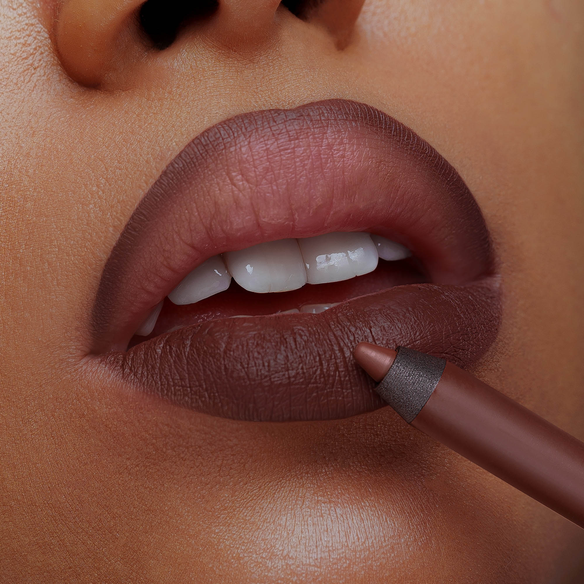 Close-Up Lip Shaper - Image 63
