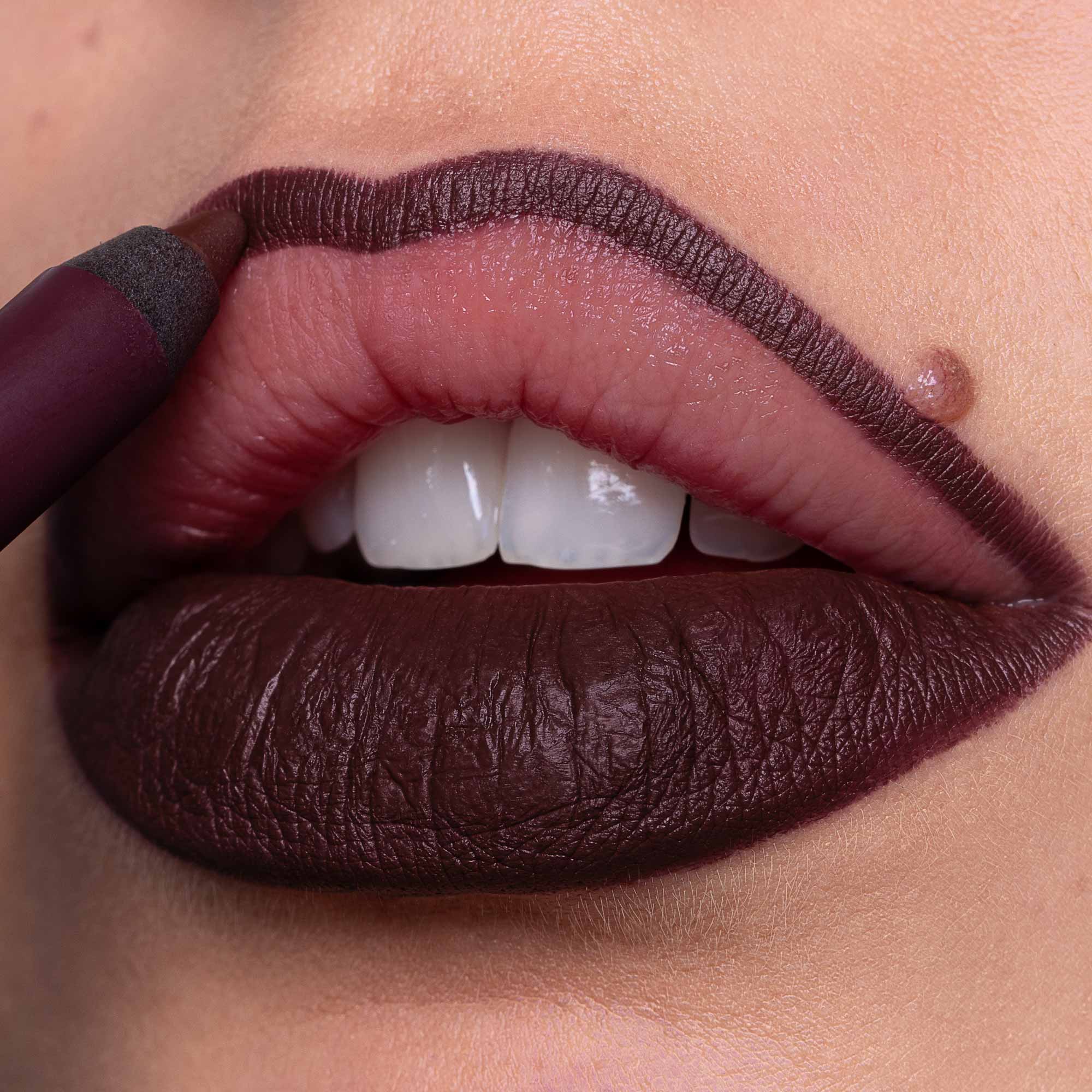 Close-Up Lip Shaper - Image 69