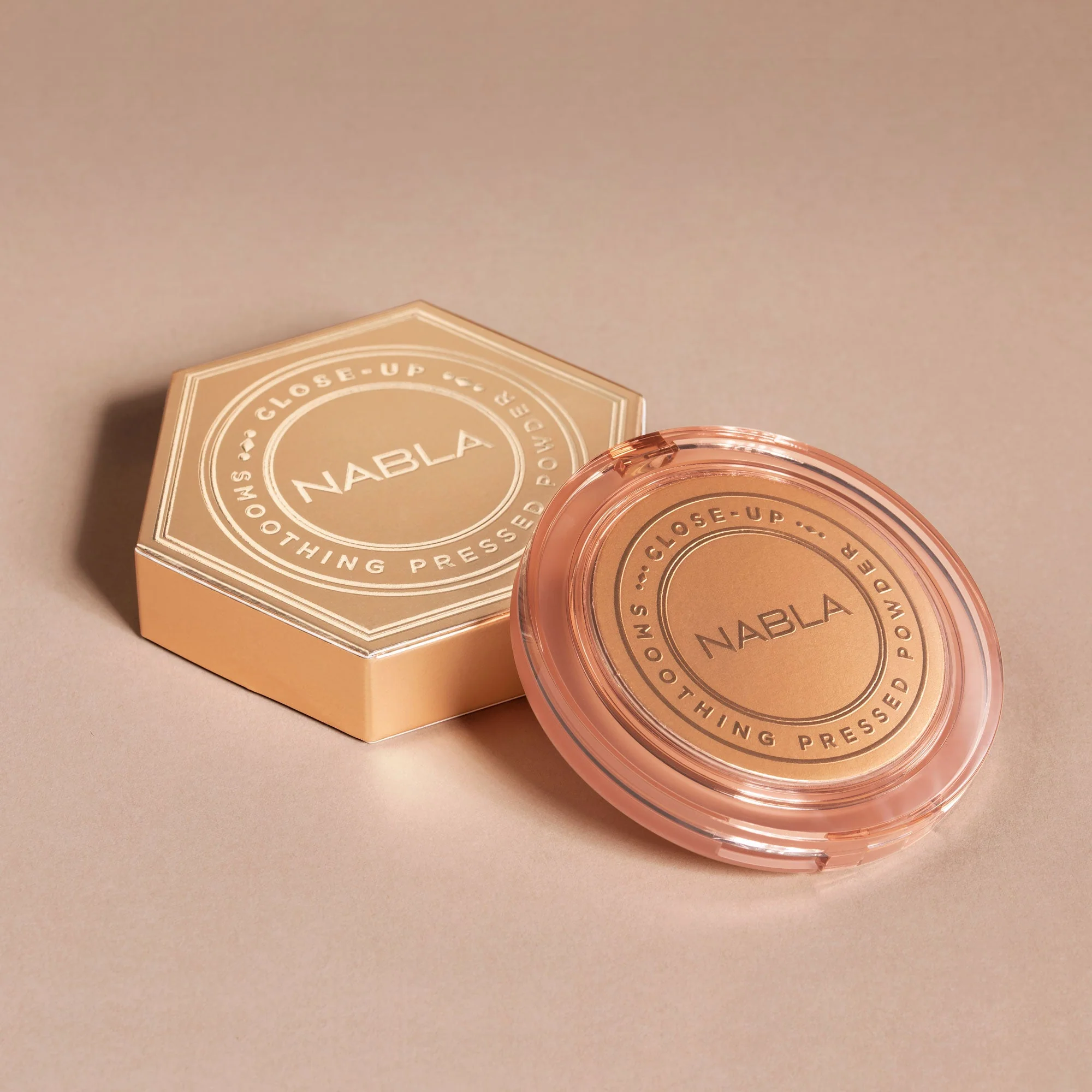 Close-Up Smoothing Pressed Powder - Image 6